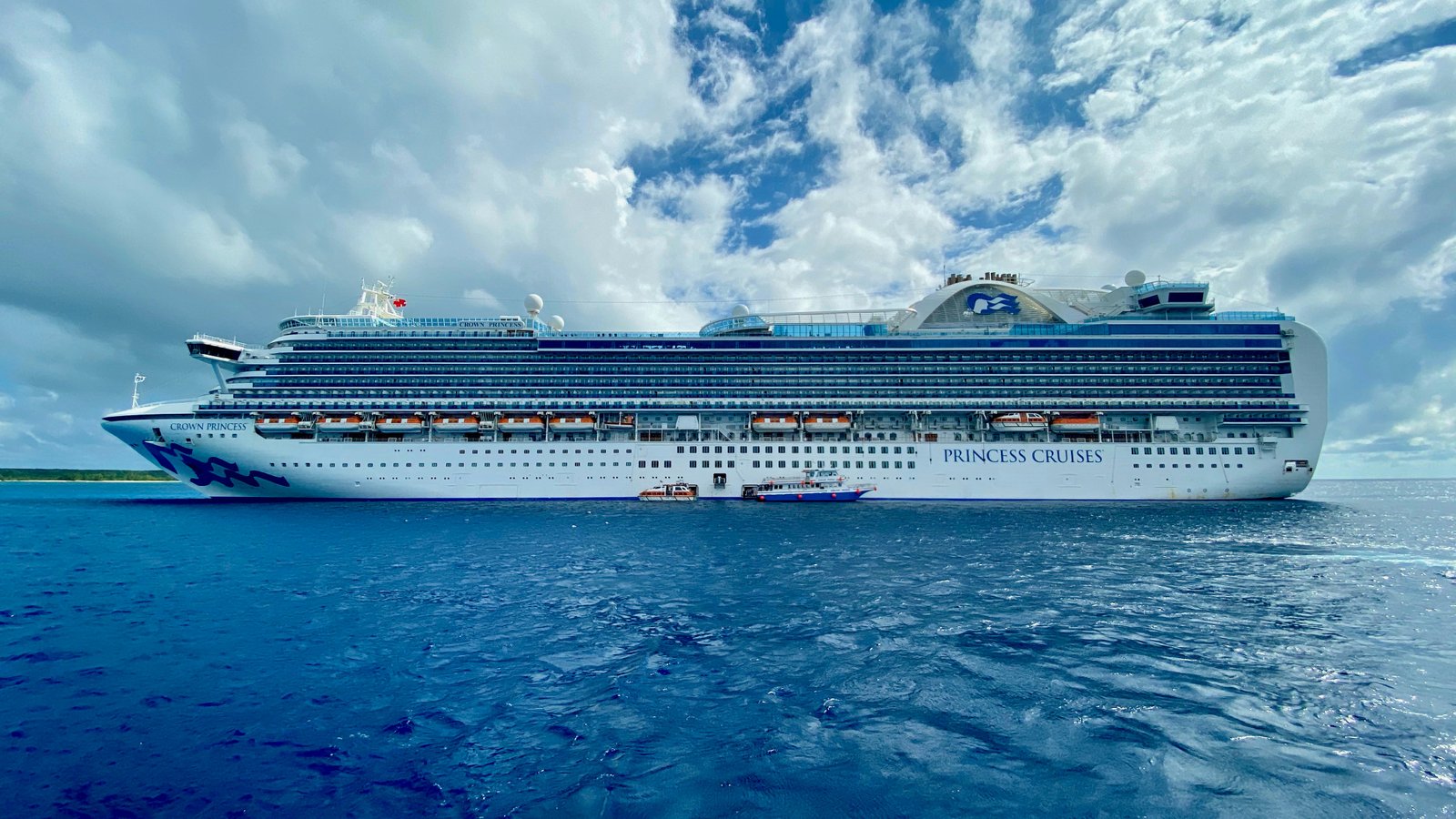 Cruise ship vacation