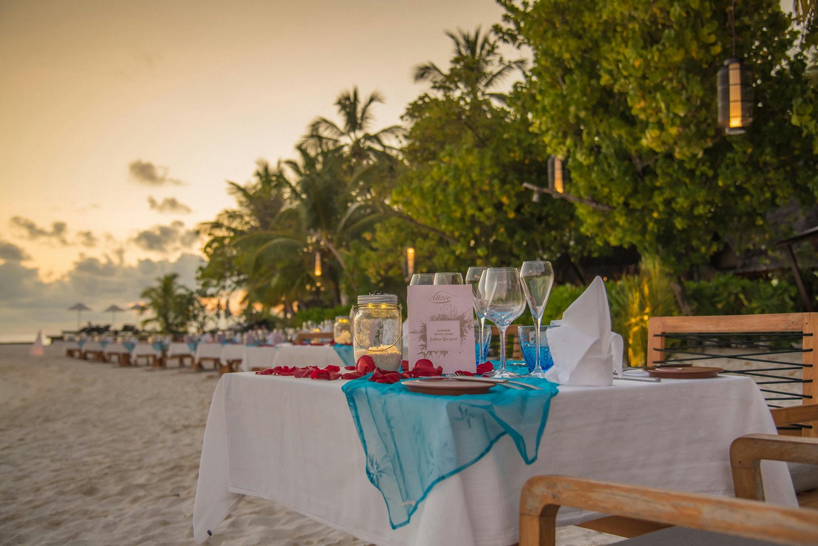 Romantic beach dinner Maldives