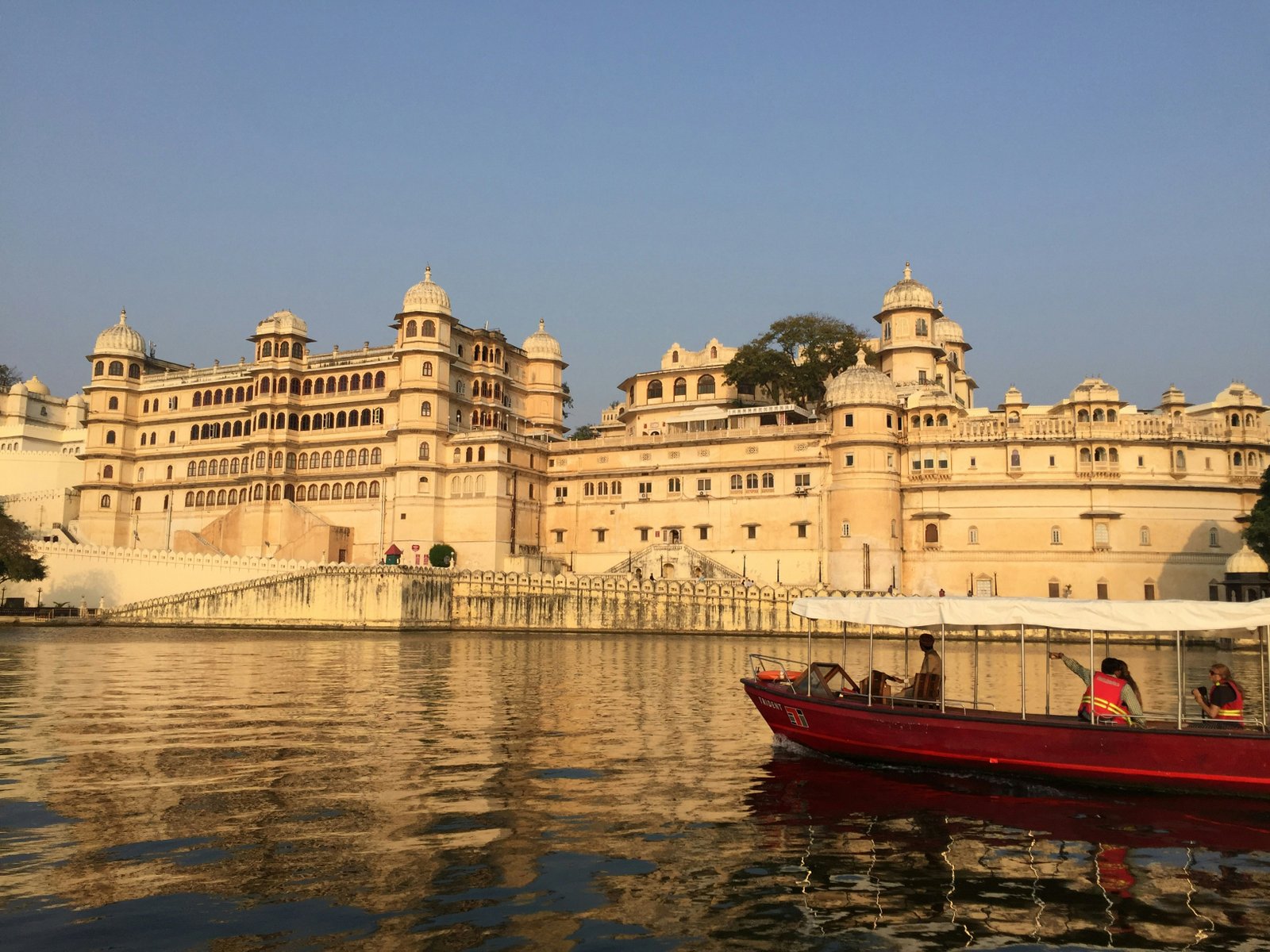 Udaipur City Palace and lake